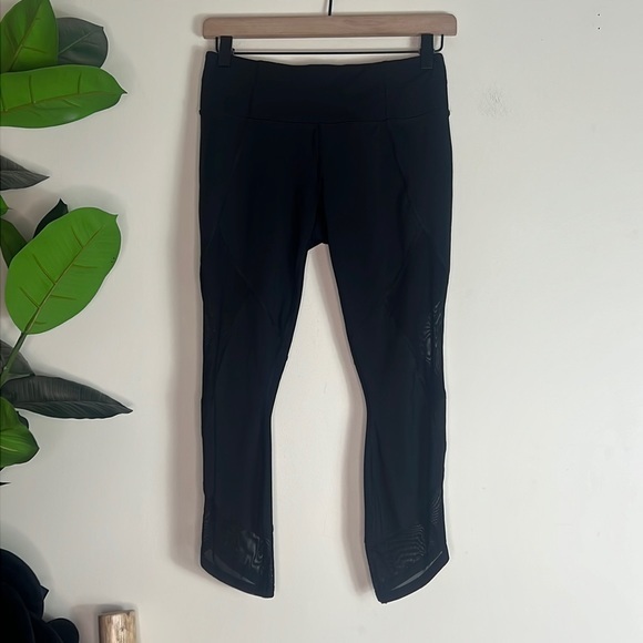 Athleta Sonar Mesh‎ Crop Black Leggings Size Small - Picture 1 of 9